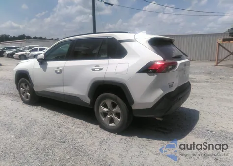 2021 Toyota Rav4 Xle z USA, uszkodzony, nr VIN 2T3W1RFV9MW151029